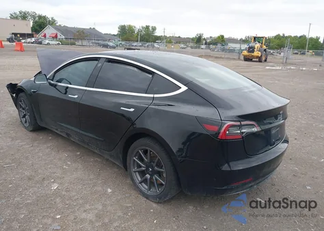 2018 Tesla Model 3 Long Range/Mid Range from USA, damaged, VIN 5YJ3E1EA8JF151984